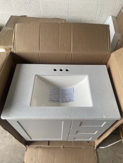 Glacier Bay Bannister 30 in. Single Sink Pearl Gray Freestanding Bath Vanity with Granite-Look Colorpoint White Cultured Marble Top