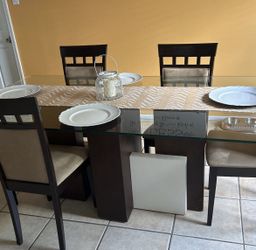 72” Templed Glass Dining Set