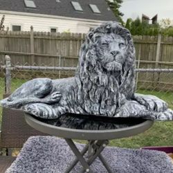 Laying Lion Statue