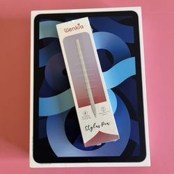 Apple iPad Air 4th Generation 64GB with Box, Pencil, keyboard case  like new 