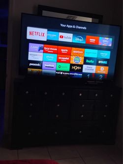 65 inch Onn Roku Tv , Dresser w Mirror