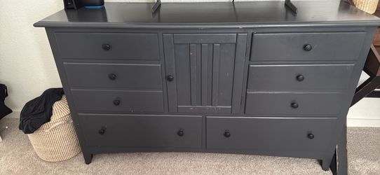 Dresser