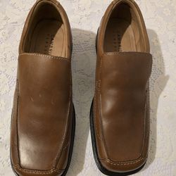 Cambridge Classics men's Sz 11 Sean Loafees.  Leather upper balance.  Slip on dress shoes. 