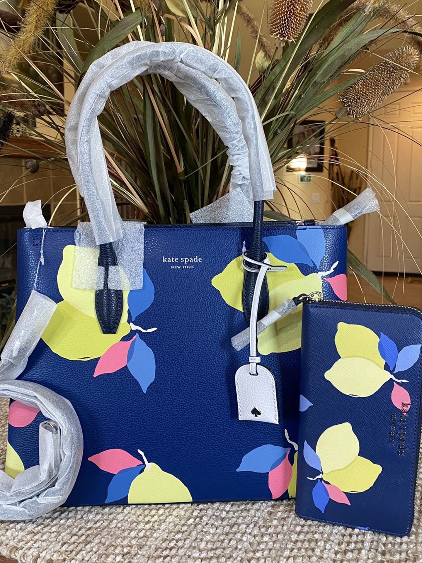 Kate Spade Authentic Purse And Wallet New $250