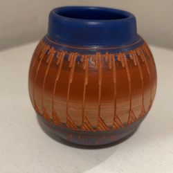 Native American Navajo Pottery Jar / Vase