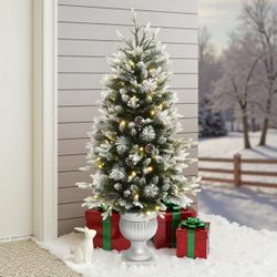 Pre-Lit Green Christmas Tree with Light Faux Snow, 4.5ft ,AP2512