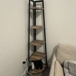Corner shelf