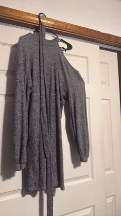 SHEIN dress off the right shoulder
