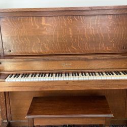 Ellington Cincinnati Piano