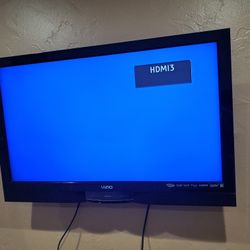 37" Vizio Lcd Tv ( Not Smart Tv)