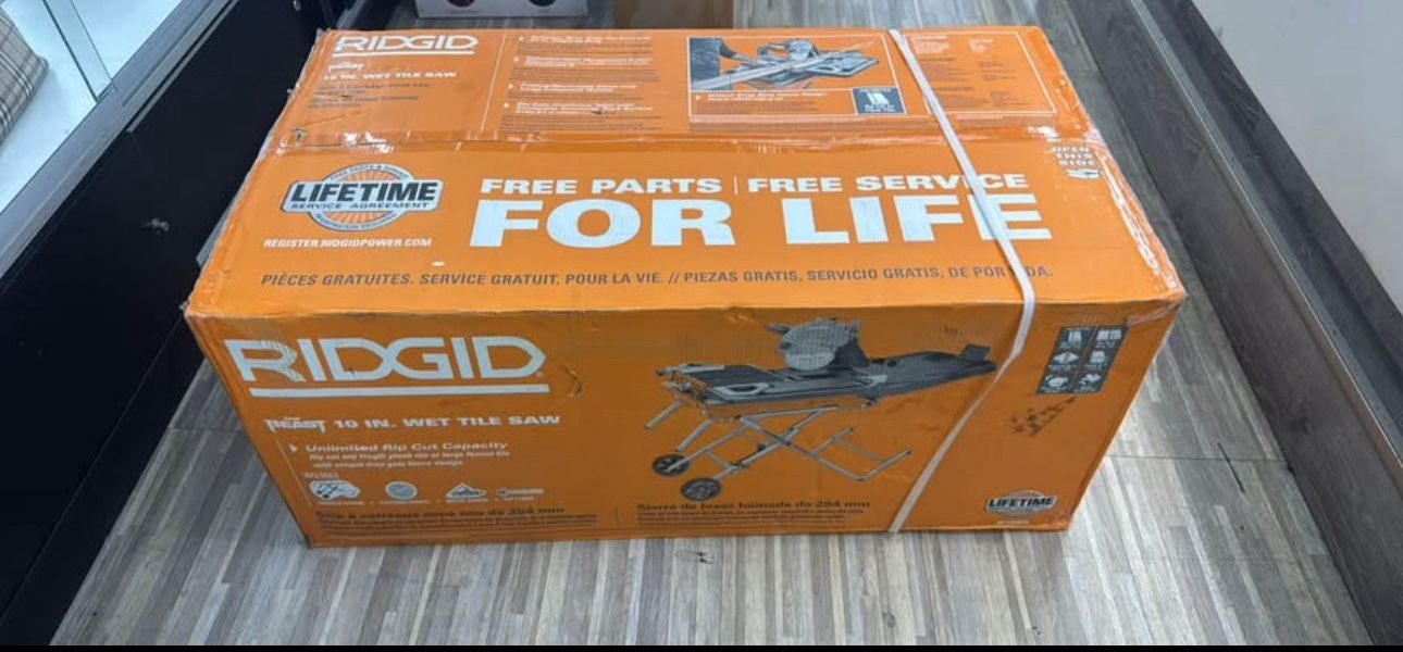 Ridgid 10in Wet Tile Saw With Stand