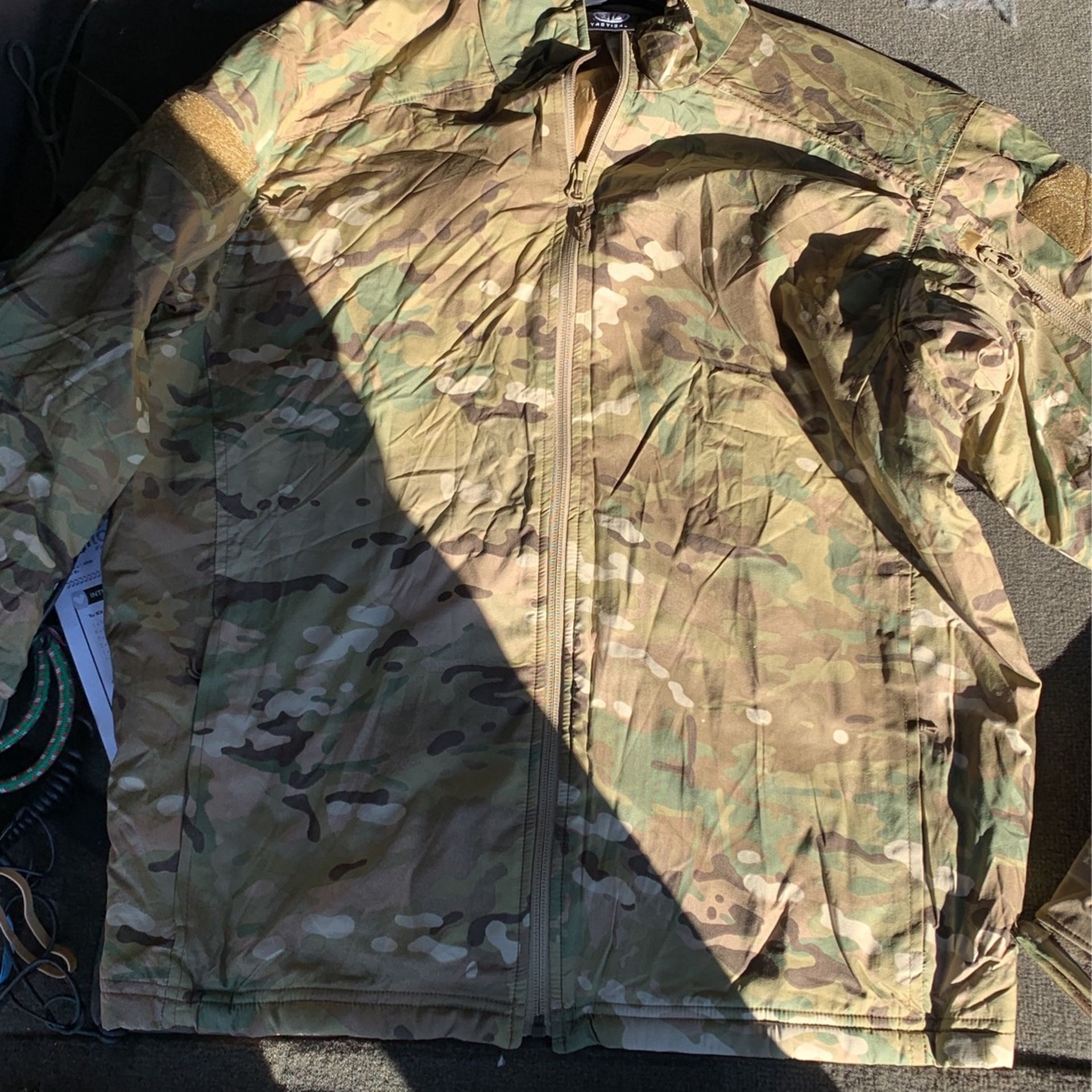 Military light jacket size medium