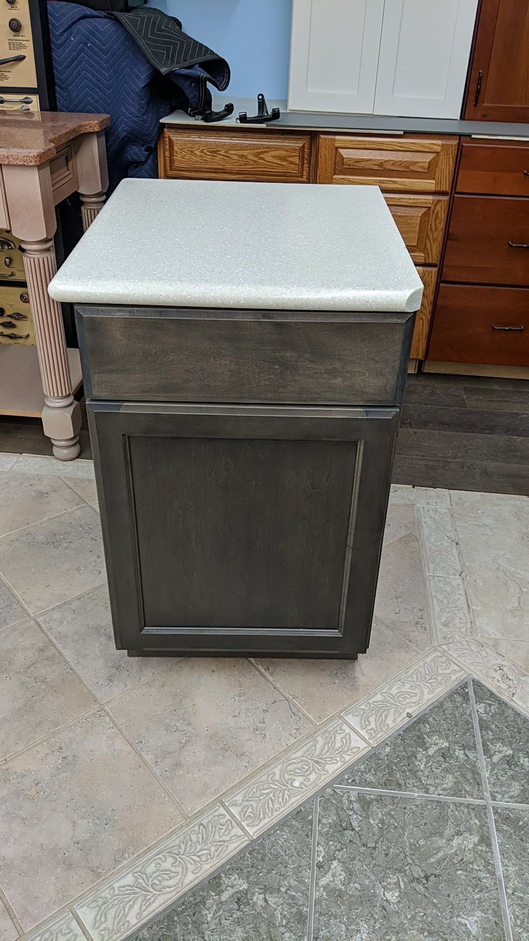 21 x 34&1/2 kitchen cabinet with top