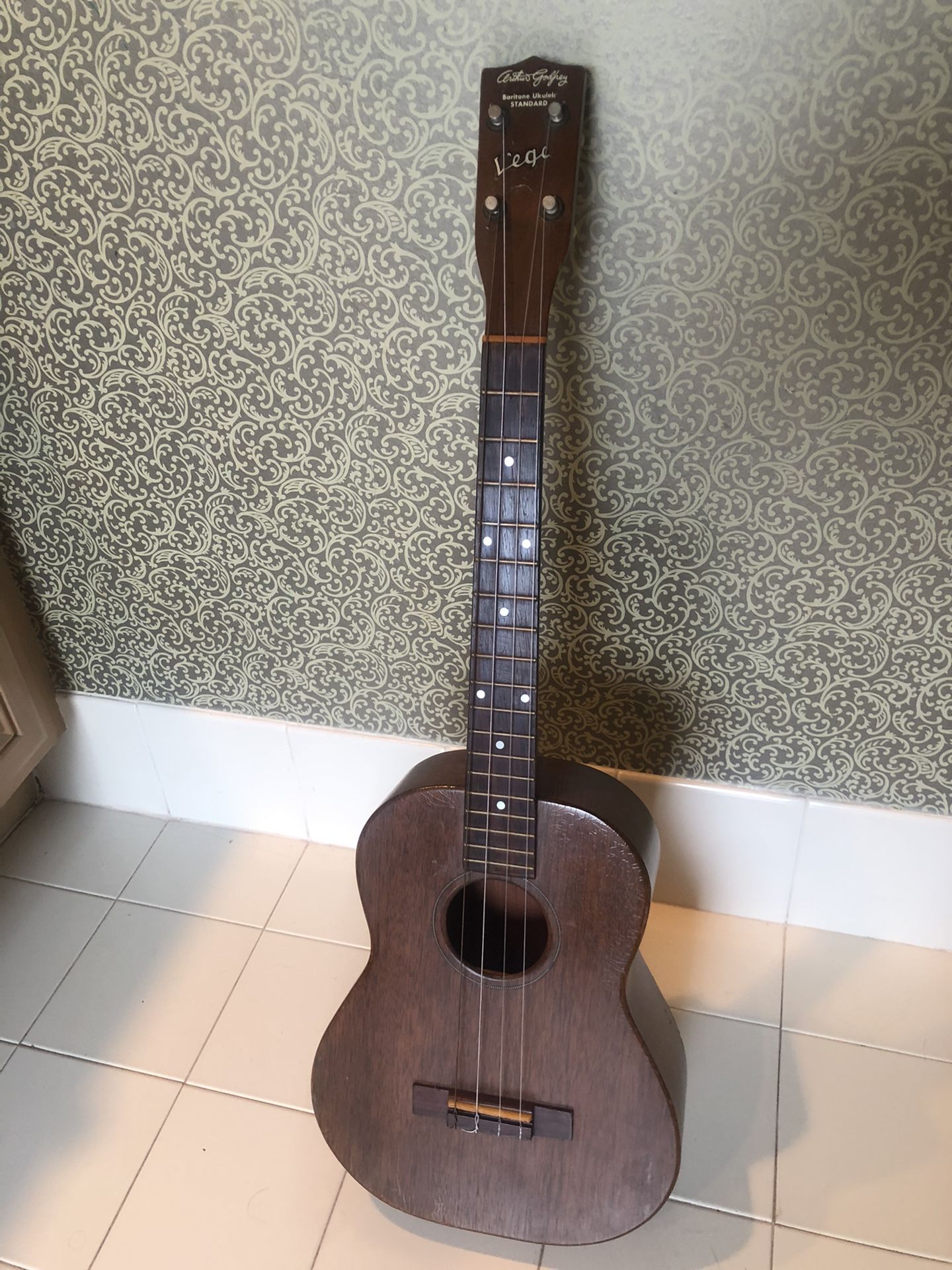 Arthur Godfrey Baritone Ukulele Vega 1950’s
