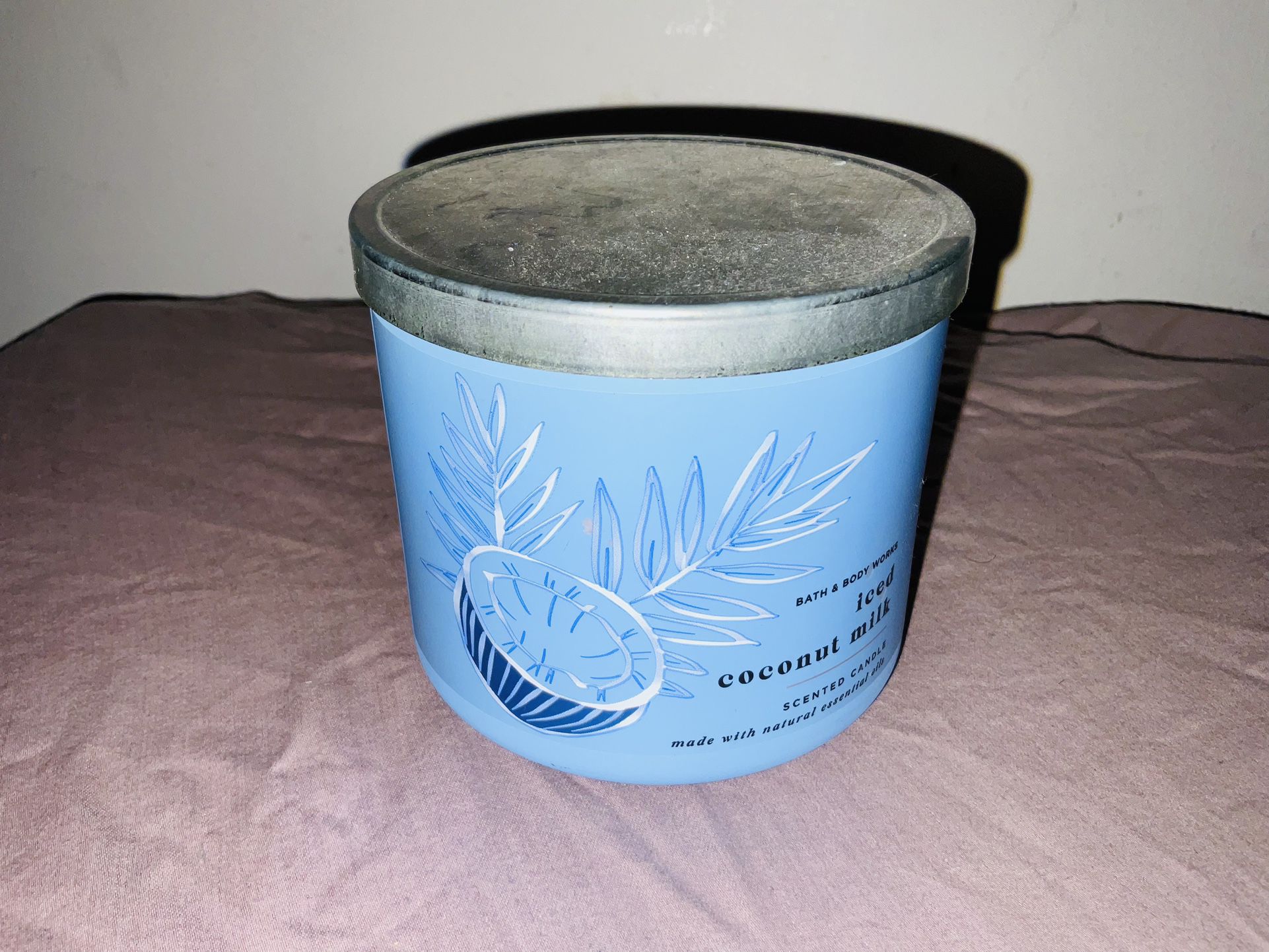Iced Coconut Milk Bath And Body Works Candle