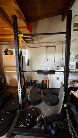 Rogue Squat Rack, Bella Bar & 450 lb Bumper Plates, Low Usage