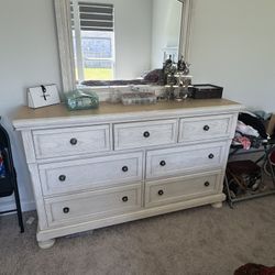 Ashley 7Pc king Bedroom set