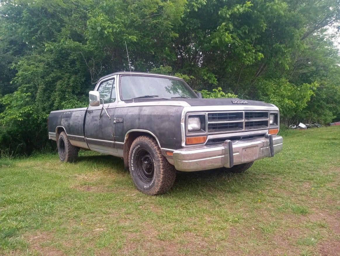 1987 Dodge D150