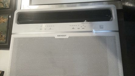 Toshiba Window Unit w/ remote