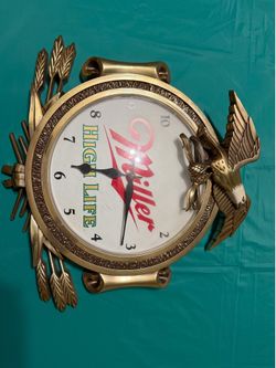 Nostalgic plastic miller beer clock sign