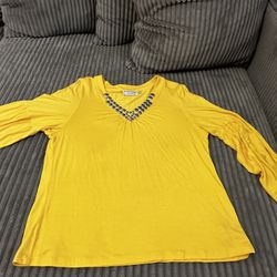Victor Costa Woman’s Top USED 