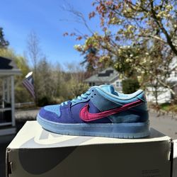 Nike SB Dunks Low “Run The Jewels”