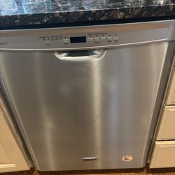Maytag Dishwasher Stainless In Working Condition 