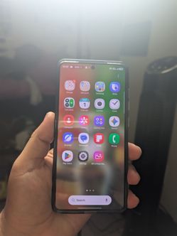 Samsung galaxy S26 Ultra unlocked (willing to trade for iPhone 13 pro max plus cash)