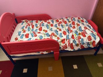 Toddler bed