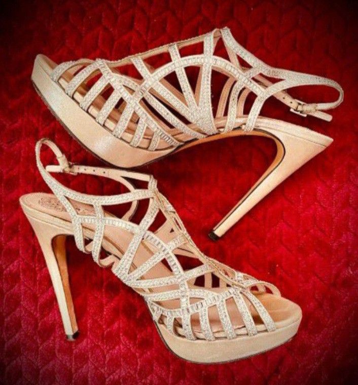 VINCE CAMUTO GORGEOUS SANDALS, SIZE:10. HEEL'S HIGHT: 5". EXCELLENT CONDITION!!!