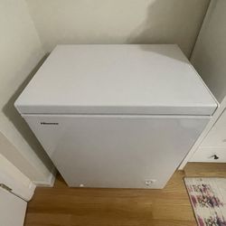 Hisense 5.0 Cu ft Chest Freezer, White