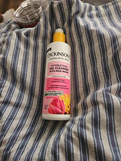 Dickinson Hydrating Gel Cleanser