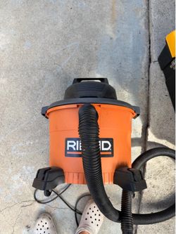 RIDGID 9-Gallon Wet/Dry Shop Vacuum