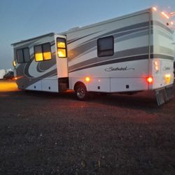 2005 Fleetwood Southwind