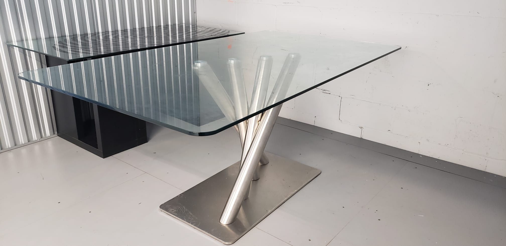 Heavy Duty Glass Stainless Steel Dining Table 