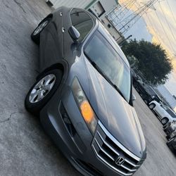 2010 Honda Cross tour Super Clean!!!