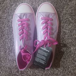Brand New Converse Juniors/Kids Size 5