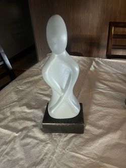 Single silhouette statue