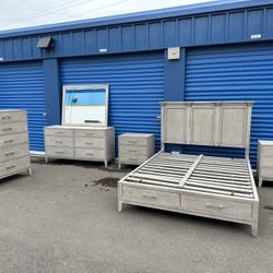 6 Piece Queen Bedroom Set ! Queen Size Bed, Two Dressers, Two Night Stands And Mirror ! Queen Bed Set ! Free Delivery