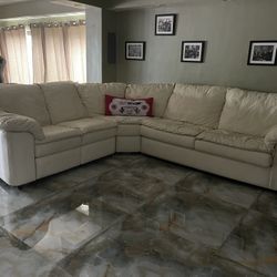 Crème Leather Sectional / Bed 