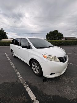 2016 Toyota Sienna