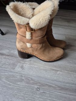 Ugg brea sheepskin boots  womens size 9
