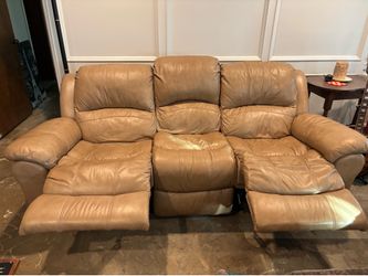 3 Piece Couch double recliner love seat and recliner Leather Rooms to Go