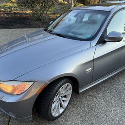 BMW 328i X Drive  All Wheel Drive  2011