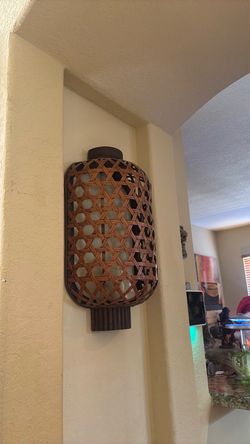 Wall decor (x2)