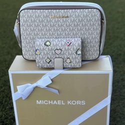 Michael Kors Crossbody Bag with Wallet, New in gift box/Set MK nuevo en caja de regalo