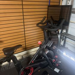 Like New peloton Bike 