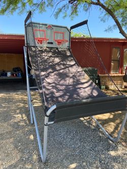 Basketball arcade game