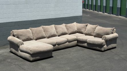 (Delivery Available) — Plush 3-Piece Sectional