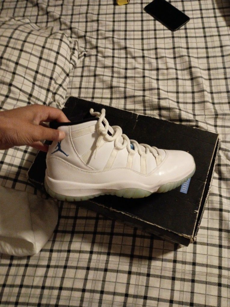 Jordan 11 Legend Blue